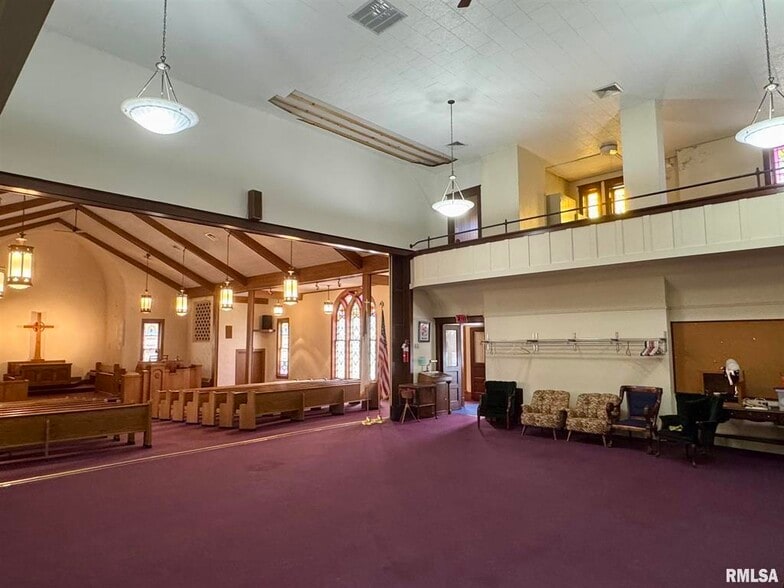 More Photos Of 170 W Hurst St, Bushnell Religious Facility For Sale
