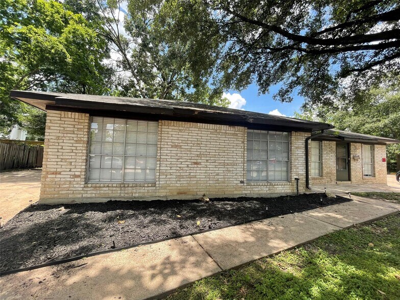 More Photos Of 7315 Housman, Houston Specialty For Sale