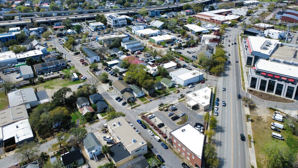 More Photos Of 11 Isabella St, Charleston Flex For Lease