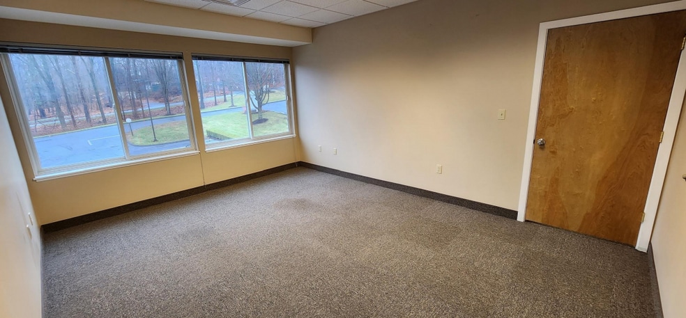 More Photos Of 1449 Old Waterbury Rd, Southbury Office For Sale