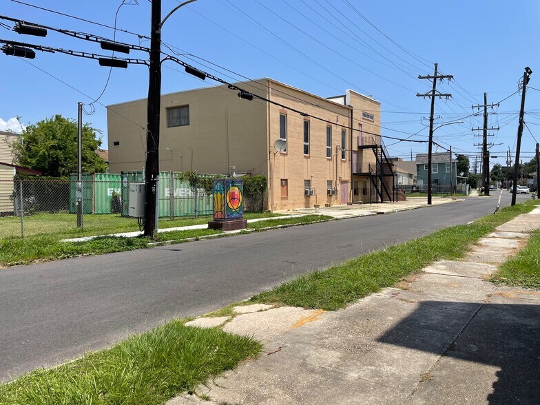More Photos Of 2400 Delachaise St, New Orleans Specialty For Sale