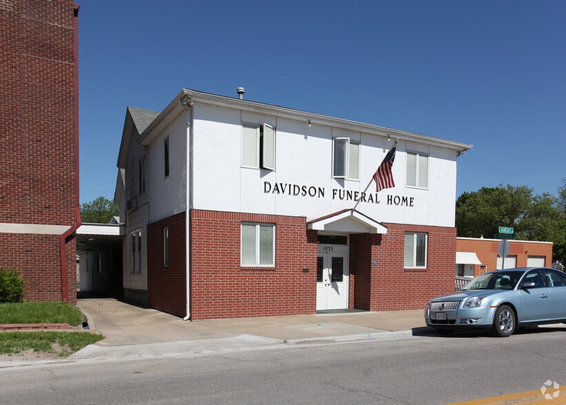 More Photos Of 1035 N Kansas Ave, Topeka Office For Lease