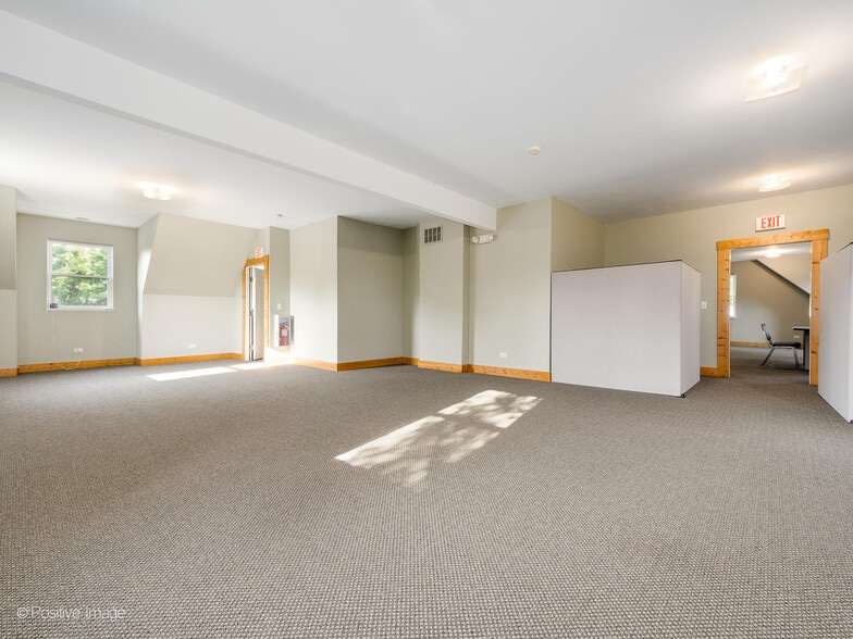 More Photos Of 1125 N Delany Rd, Gurnee Medical For Sale