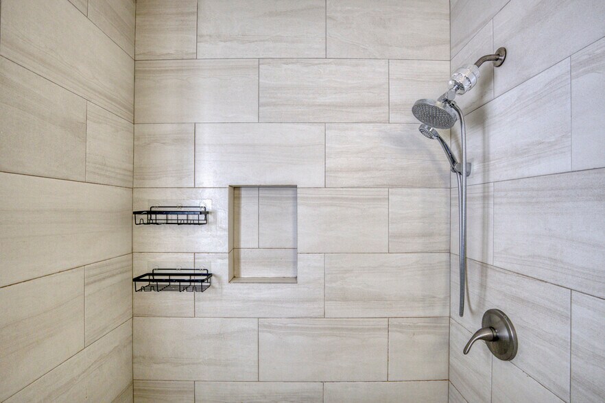 More Photos Of 5447 Blackwelder St, Los Angeles Apartments For Sale