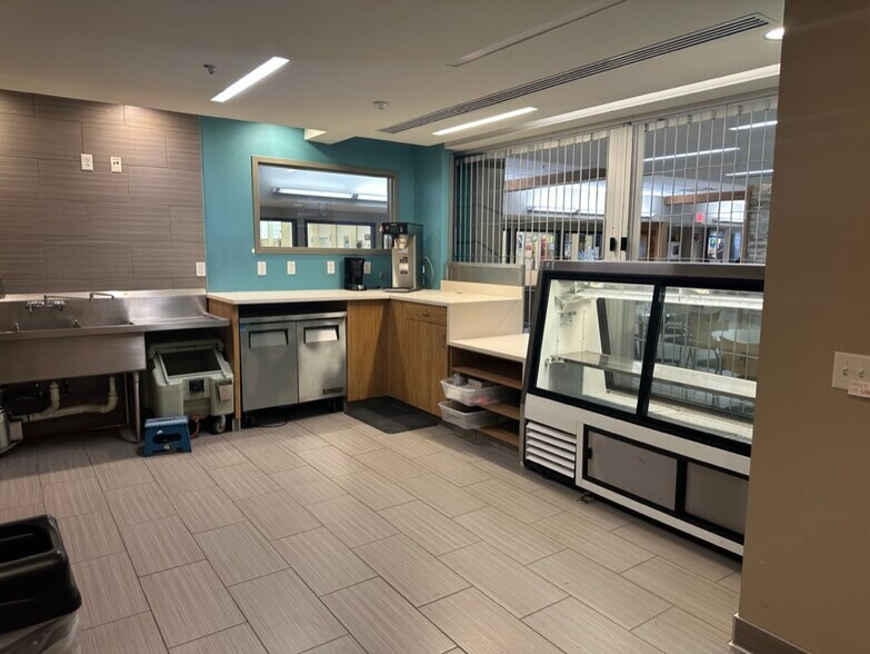 More Photos Of 904 Four Seasons Rd, Bloomington Specialty For Sale