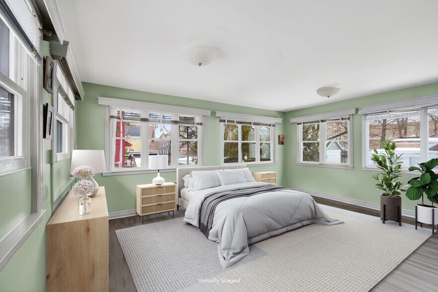 More Photos Of 111 Maiden Ln, Kingston Medical For Sale