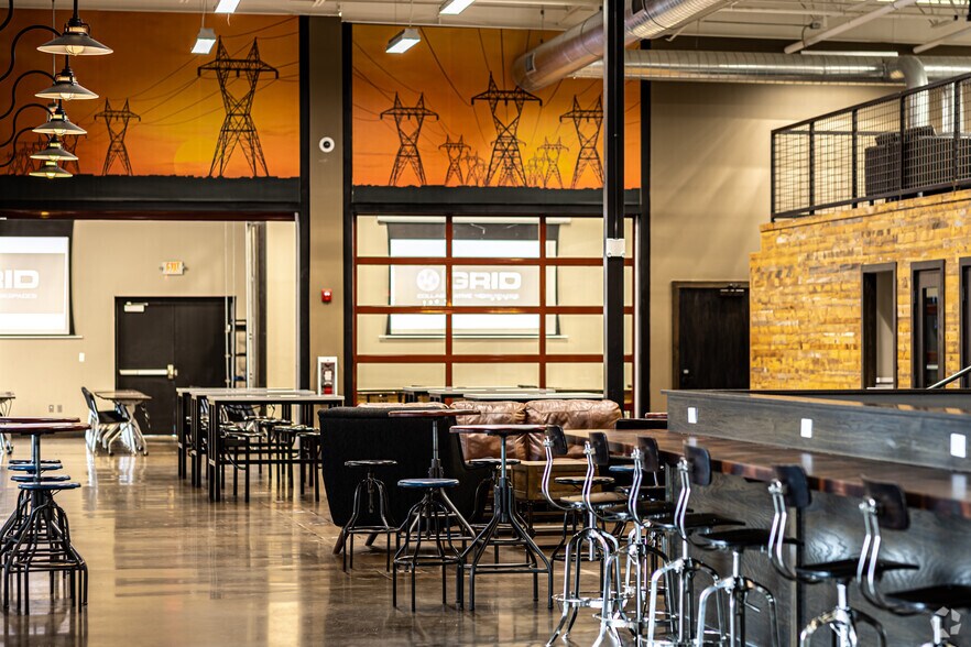 More Photos Of 12022 Blue Valley Pky, Overland Park Coworking Space