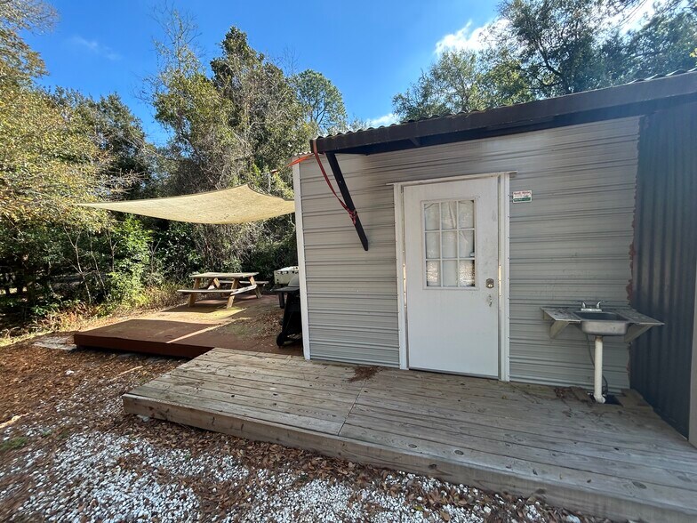 More Photos Of 13957 Mt Pleasant Rd, Jacksonville Office For Sale