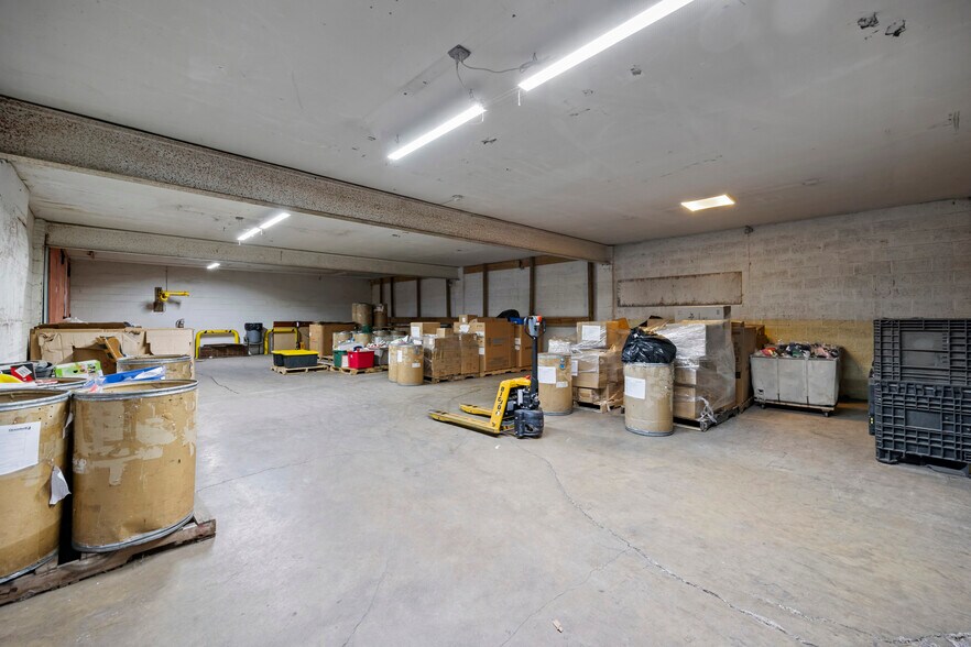 More Photos Of 419 W Market St, Sandusky Light Distribution For Sale