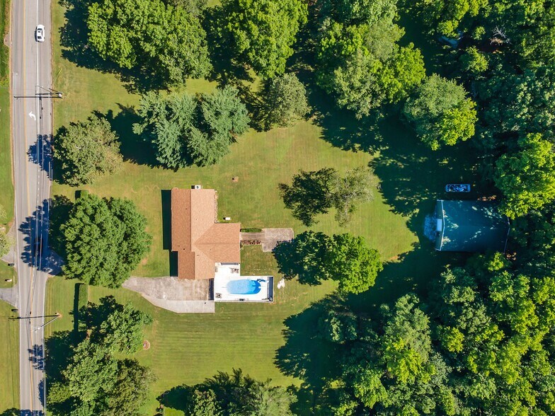 More Photos Of 1495 Jeff Rd NW, Huntsville Specialty For Sale