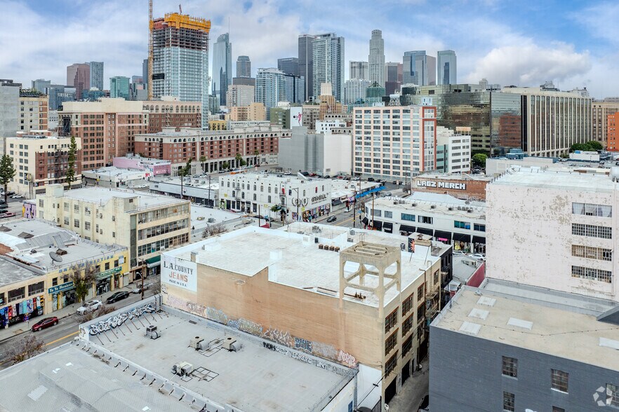 More Photos Of 1114 S Los Angeles St, Los Angeles Warehouse For Lease
