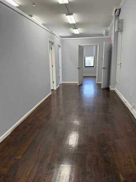 More Photos Of 9206 Jamaica Ave, Woodhaven Storefront For Lease