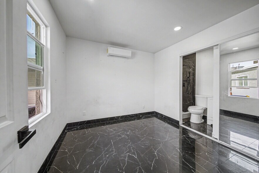 More Photos Of 4028 S 15th St, Phoenix Multifamily For Sale