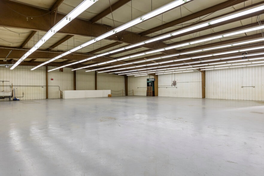 More Photos Of 4400 24th Ave W, Seattle Manufacturing For Sale