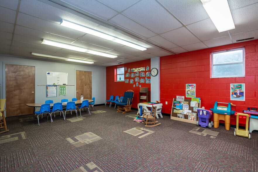 More Photos Of 733 Country Club Dr, Xenia Religious Facility For Sale