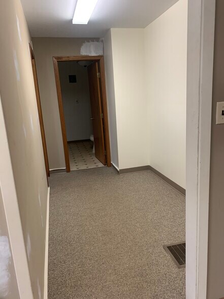 More Photos Of 1902 W 1st St, Duluth Service For Lease