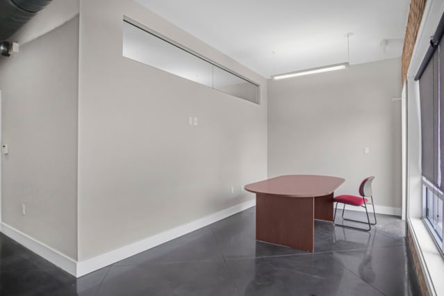 More Photos Of 2511 W Columbus Dr, Tampa Medical For Sale