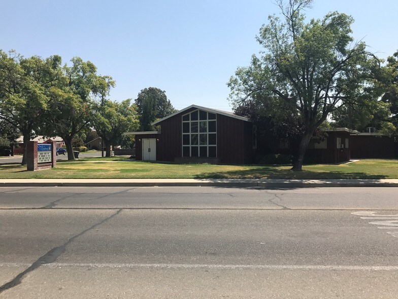 Primary Photo Of 1001 Dairy Ave, Corcoran Religious Facility For Sale