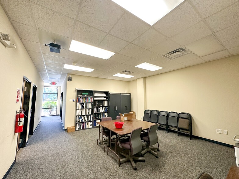 More Photos Of 8810 Westgate Park Dr, Raleigh Flex For Lease