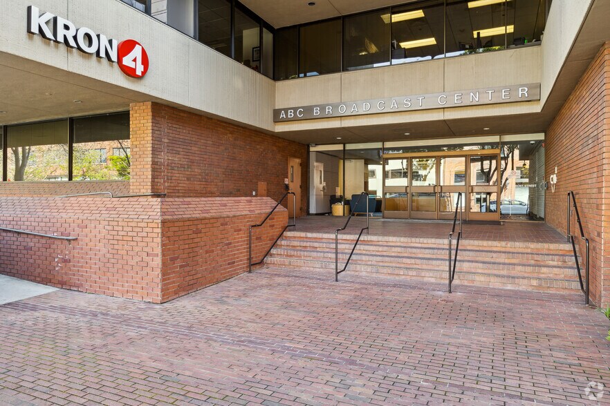 More Photos Of 900 Front St, San Francisco Office For Lease