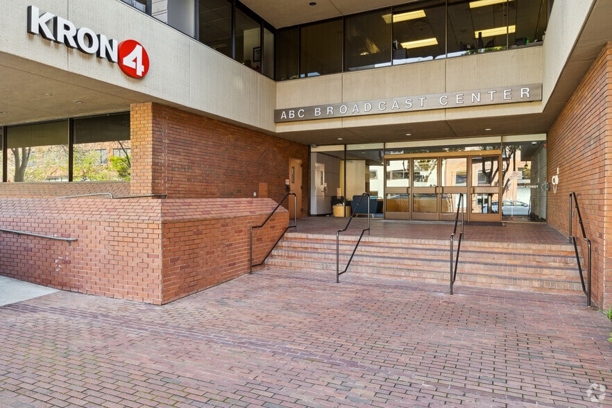 More Photos Of 900 Front St, San Francisco Office For Lease