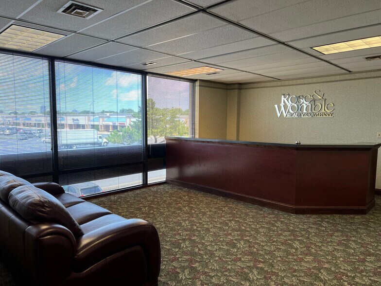 More Photos Of 4190 S Plaza Trl, Virginia Beach Office For Lease