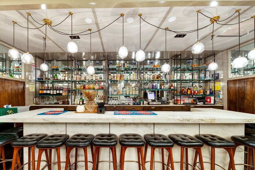 More Photos Of 34 E 32nd St, New York Hotel For Sale