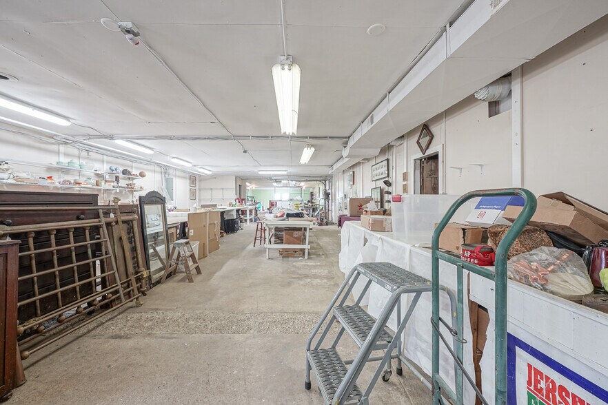 More Photos Of 461 Three Bridge Rd, Newfield Industrial For Sale