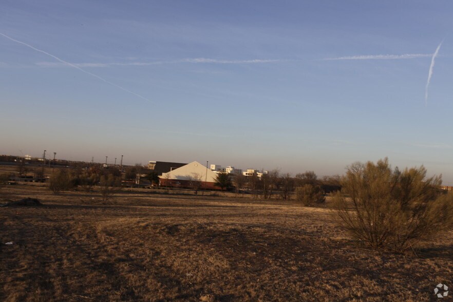 More Photos Of 12365 S Freeway, Burleson Land For Sale