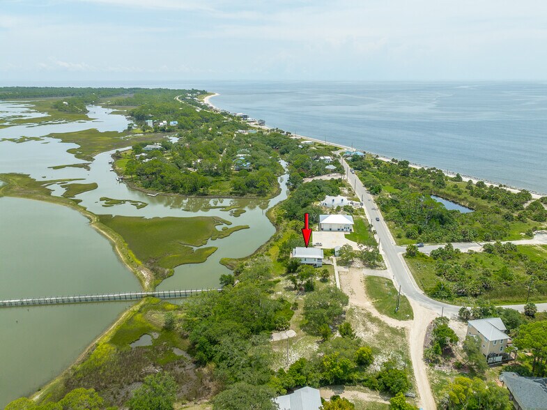 More Photos Of 127 Harbor Cir, Panacea Office Residential For Sale