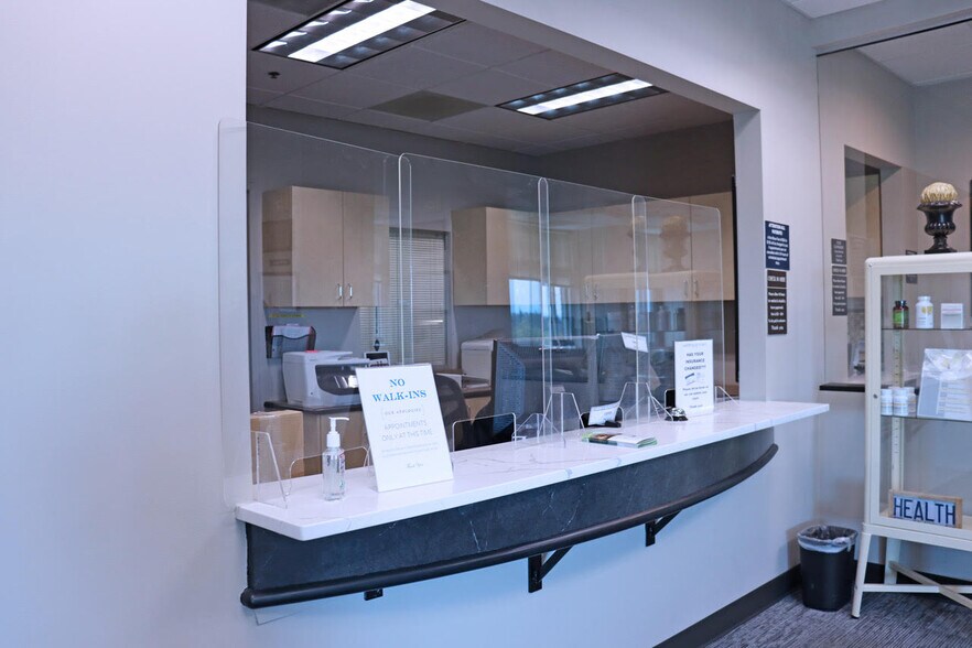 More Photos Of 24076 SE Stark St, Gresham Medical For Lease