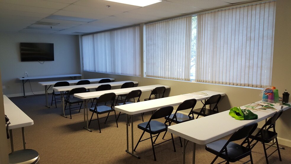 More Photos Of 17595 S Tamiami Trl, Fort Myers Medical For Lease