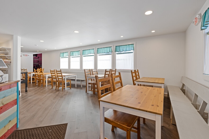 More Photos Of 205 W Main St, Liberty Restaurant For Sale