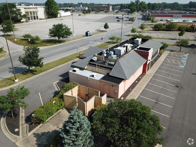 More Photos Of 1733-6935 Midway Mall, Elyria Unknown For Lease