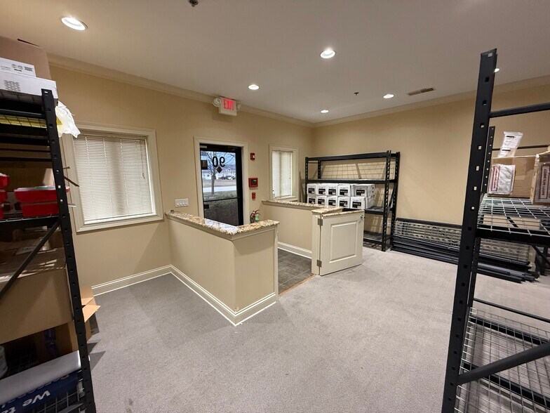 More Photos Of 90 Templeton Dr, Oswego Warehouse For Lease