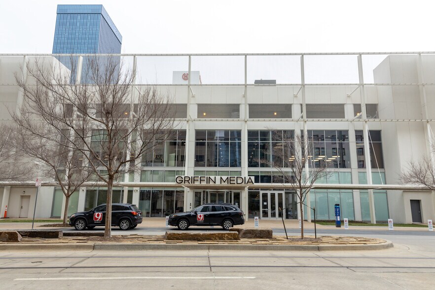 More Photos Of 100 W Main St, Oklahoma City Office For Lease