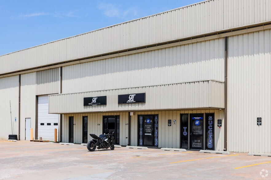 More Photos Of 5666 S 122nd East Ave, Tulsa Unknown For Lease