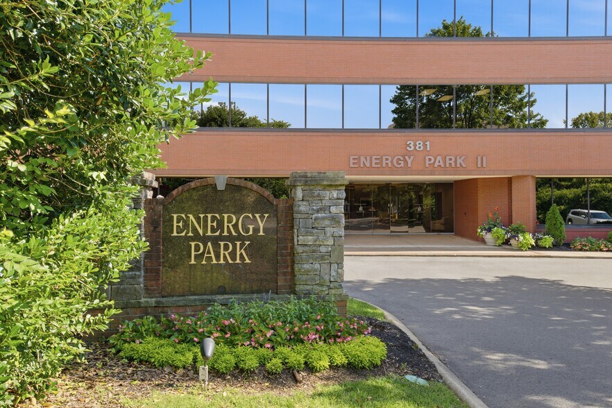 More Photos Of 377 Riverside Dr, Franklin Office For Lease