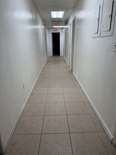 More Photos Of 4230 NW 128th St, Opa Locka Warehouse For Lease