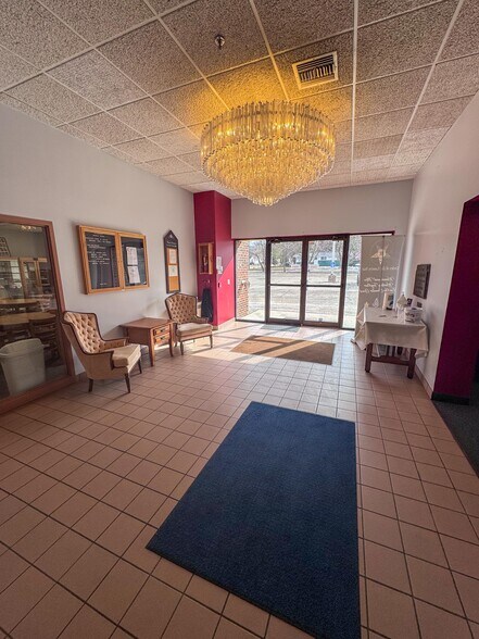 More Photos Of 2002 2nd St SW, Rochester Storefront Retail Office For Sale