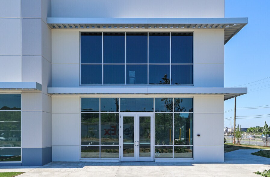 More Photos Of 101 Lee Burbank Hwy, Revere Unknown For Lease