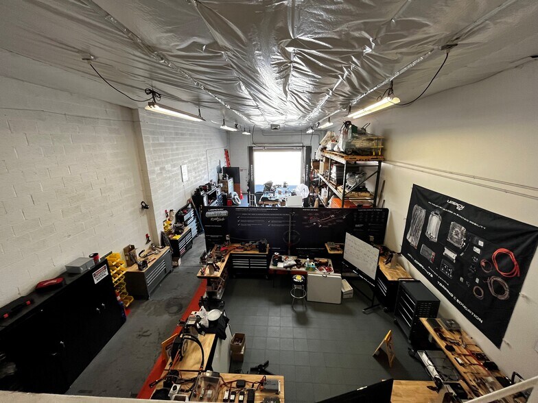 More Photos Of 712 S Hacienda Dr, Tempe Warehouse For Lease