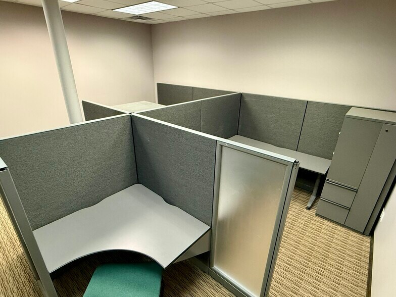 More Photos Of 10320 Lake Rd, Houston Loft Creative Space For Lease