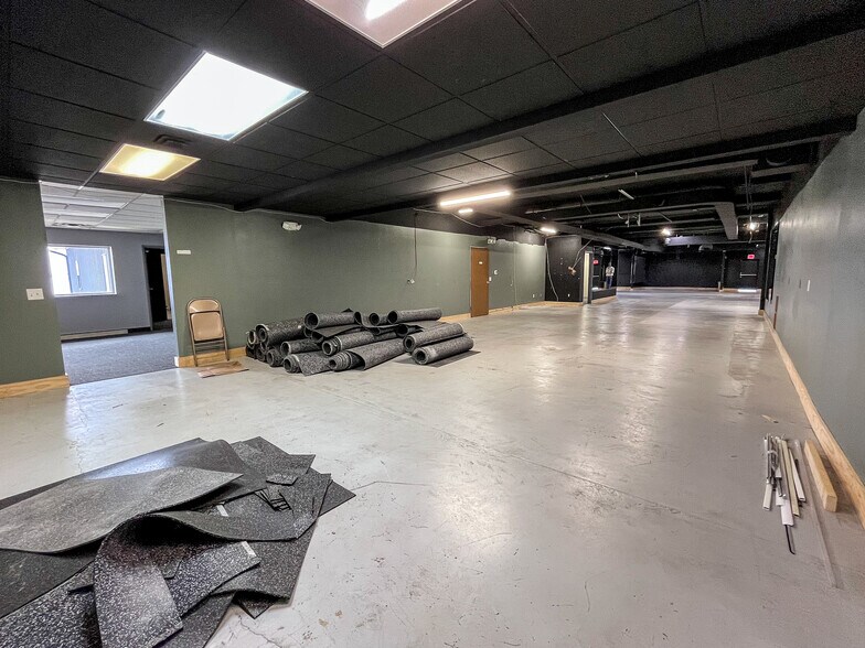 More Photos Of 2821 Plant St, Rapid City Flex For Lease