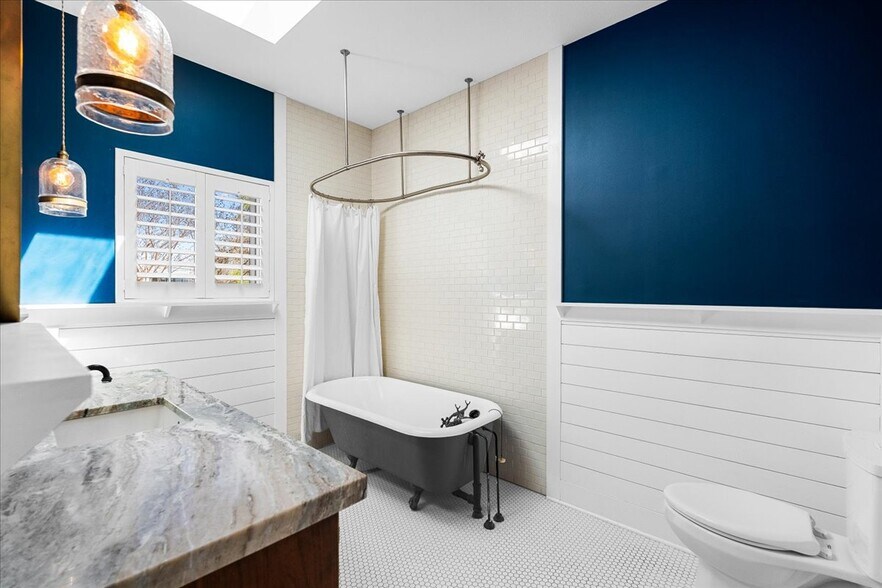 More Photos Of 14519 Fitzhugh Rd, Austin Specialty For Sale