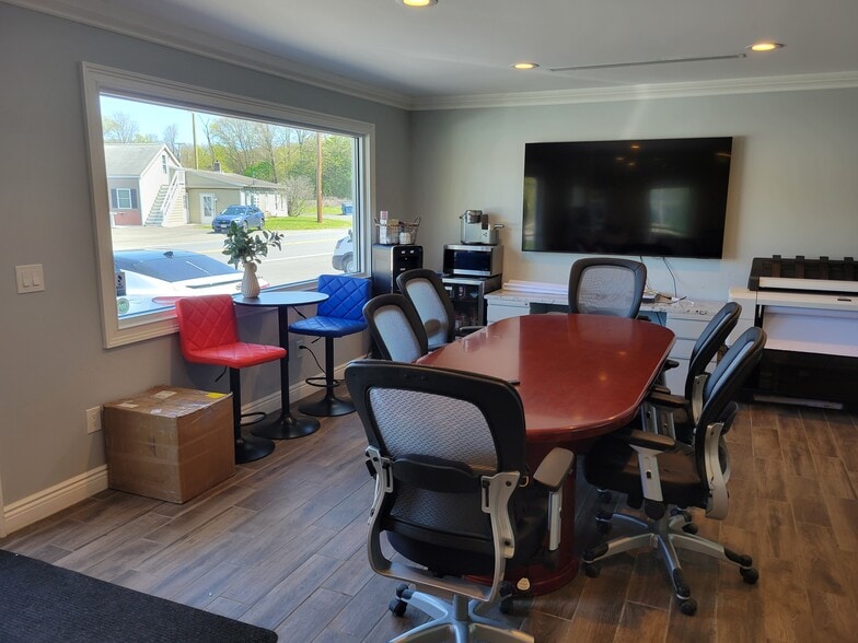 More Photos Of 4 Orrs Mills Rd, Salisbury Mills General Retail For Sale