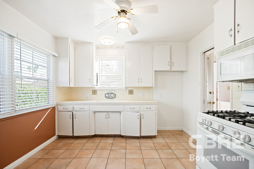More Photos Of 6504 Woodley Ave, Van Nuys Apartments For Sale