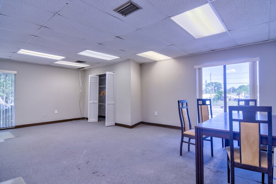 More Photos Of 12945 Seminole Blvd, Largo Office For Lease