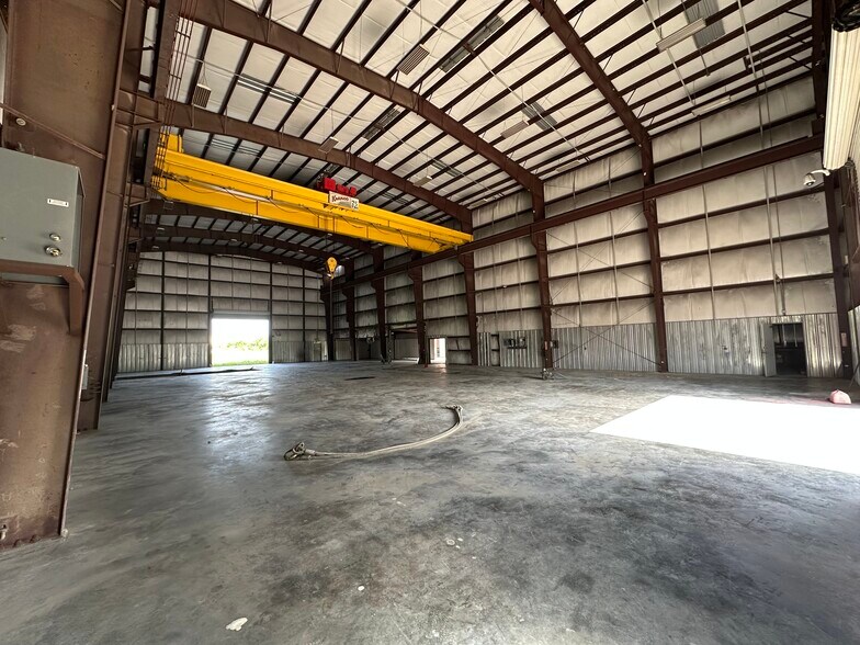 More Photos Of 8714 Galveston Rd, Houston Warehouse For Sale