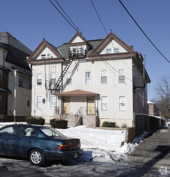 More Photos Of 225 Murray St, Elizabeth Apartments For Sale